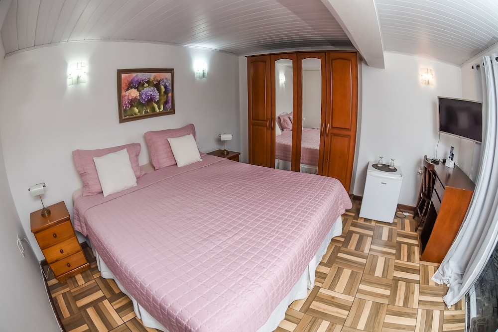 ECONOMY, TWIN BEDS
