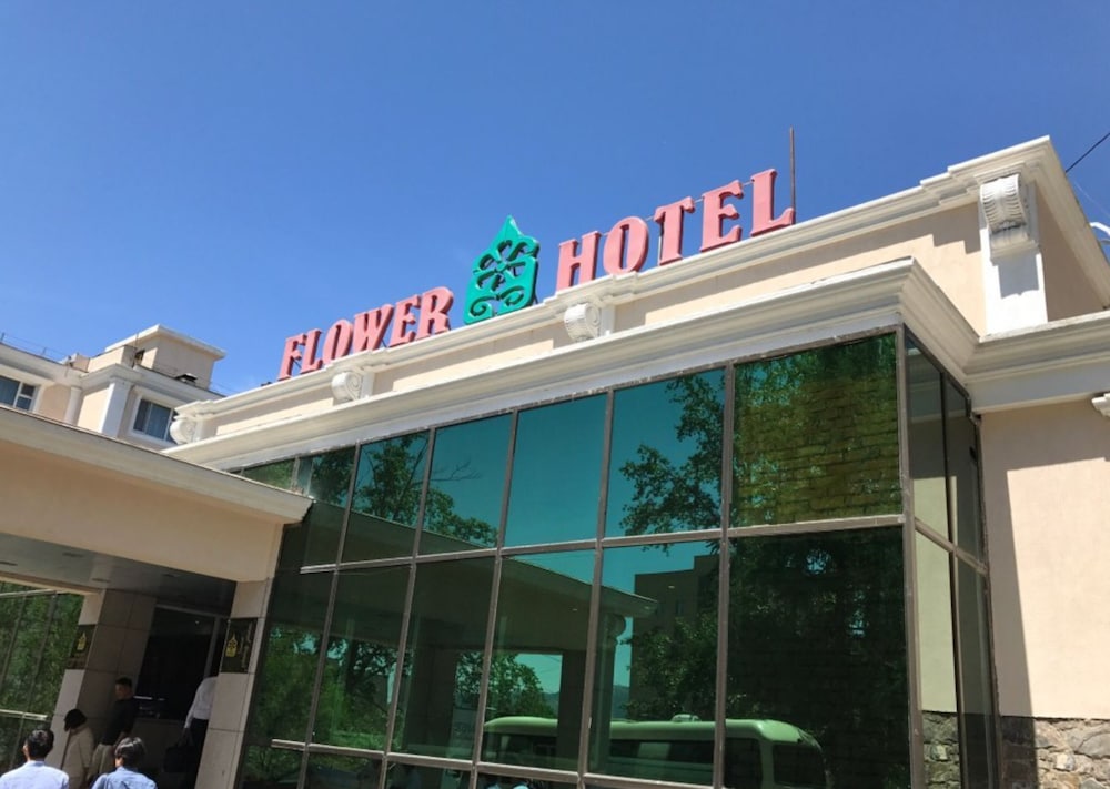 Flower Hotel 2/49