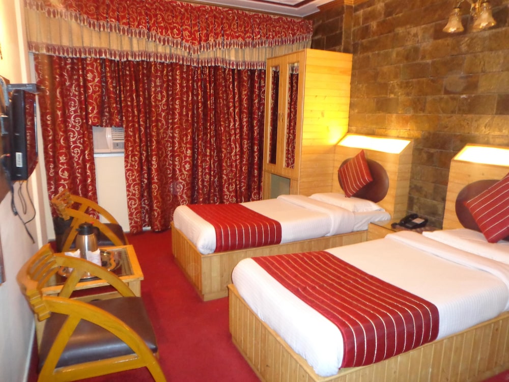 LALS HAVELI 36/47