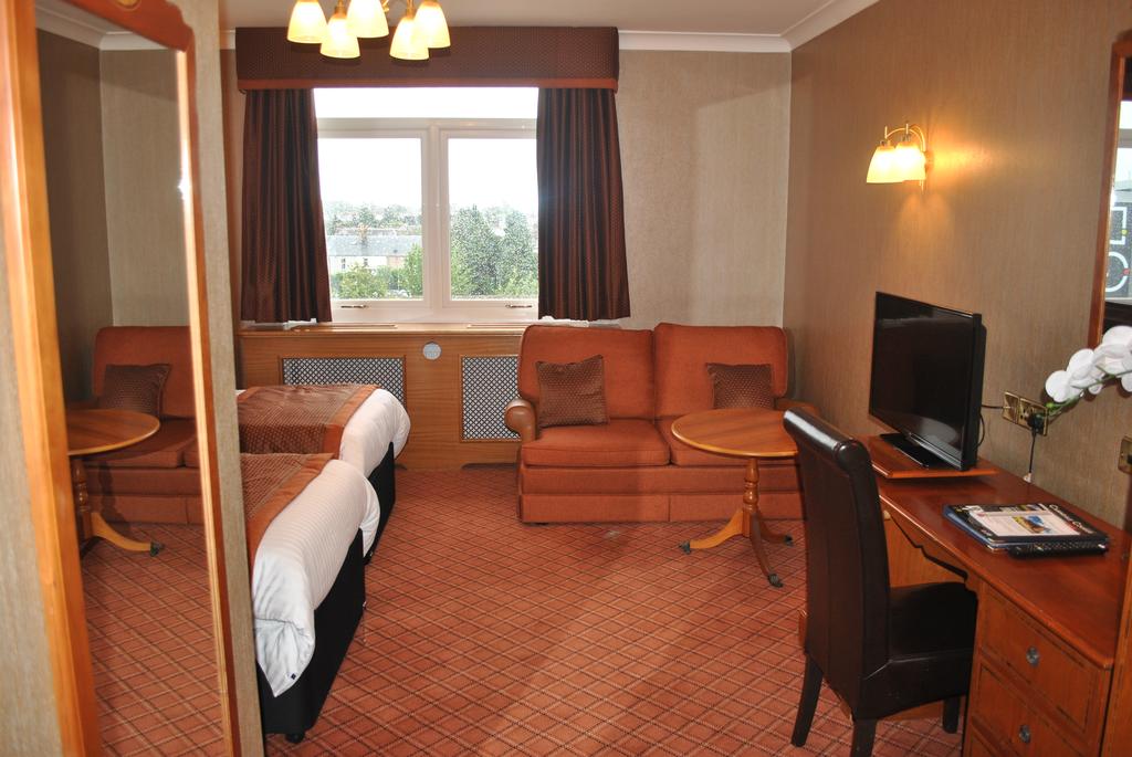 Cairndale Hotel & Leisure Club 25/27