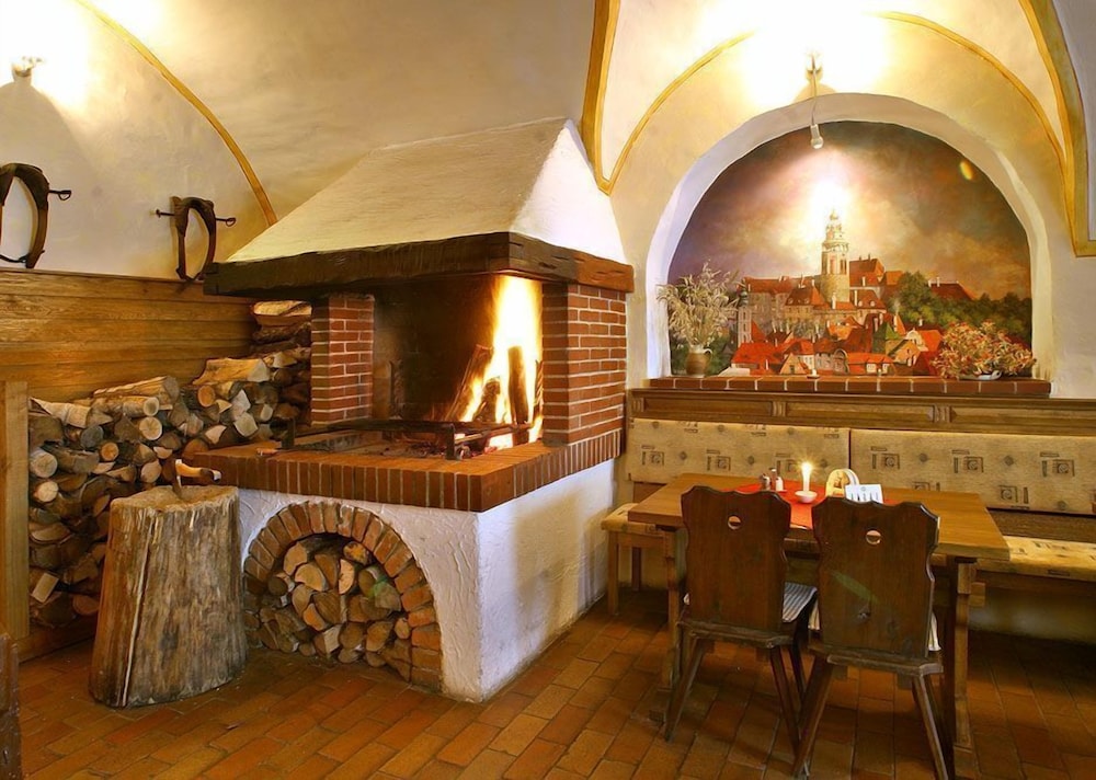 Hotel-Restaurant Svamberský Dum 74/83