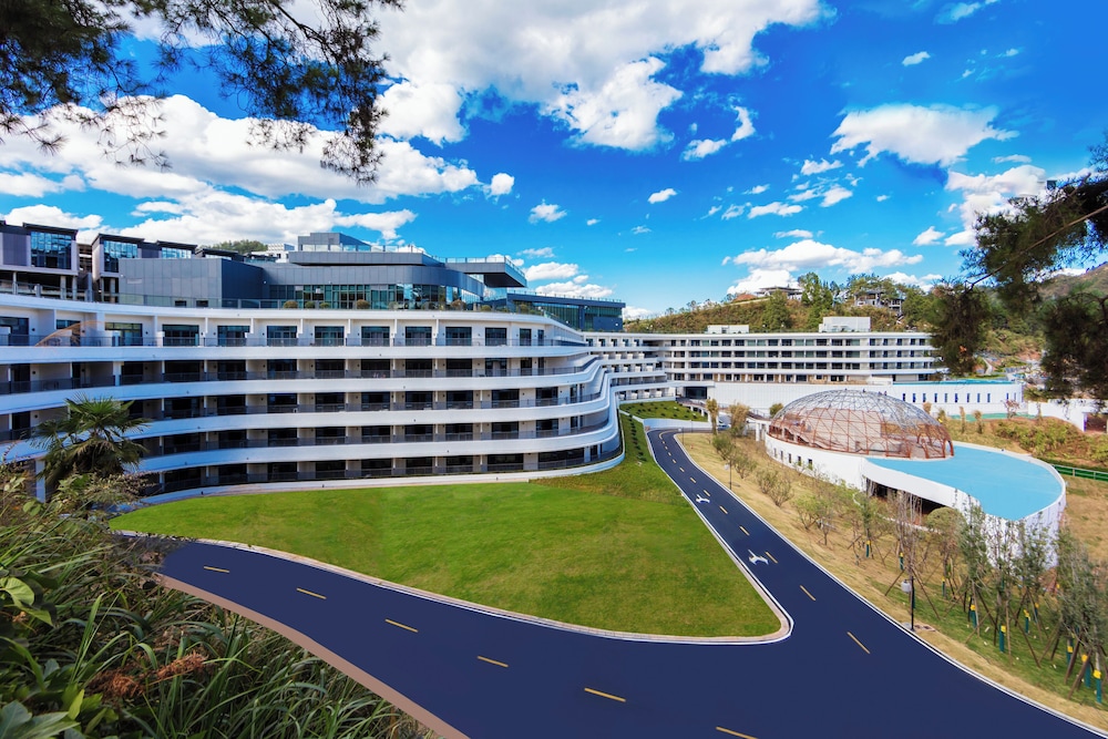 Wyndham Grand Plaza Royale Hot Springs Fenghuang 3/39