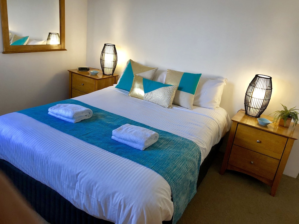 Coolum Beach Resort 18/58