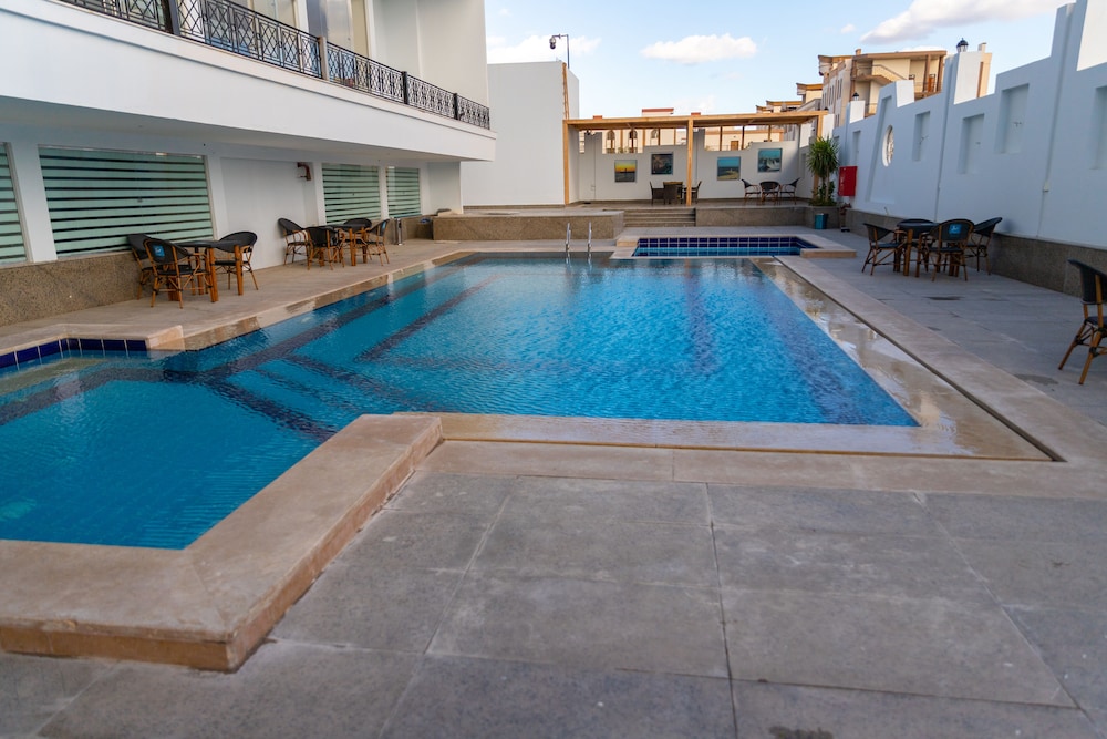 Lamar Azur Hotel 33/39