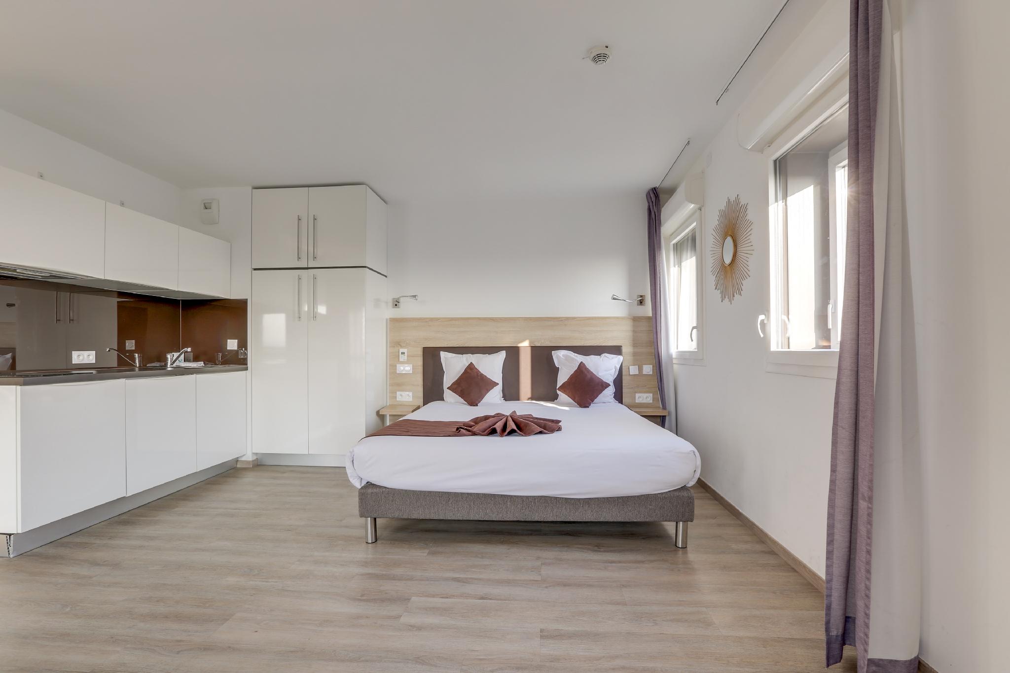 Suite, Queen and Twin Beds