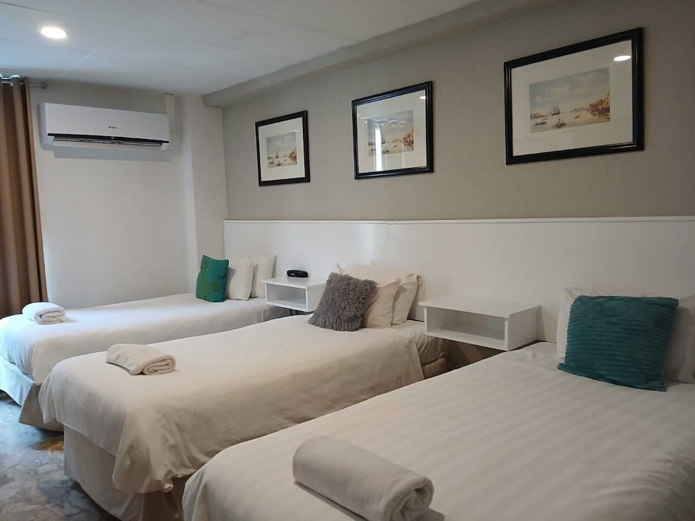 ROOM, TRIPLE