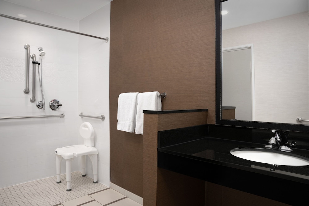 Fairfield Inn & Suites Sioux Falls Airport 47/49