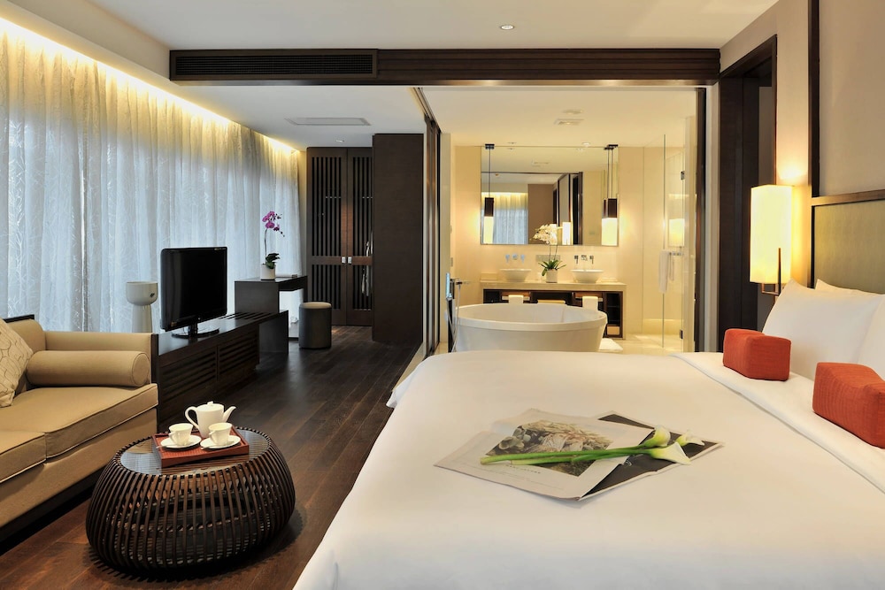 Himalayas Hotel Shanghai 11/50