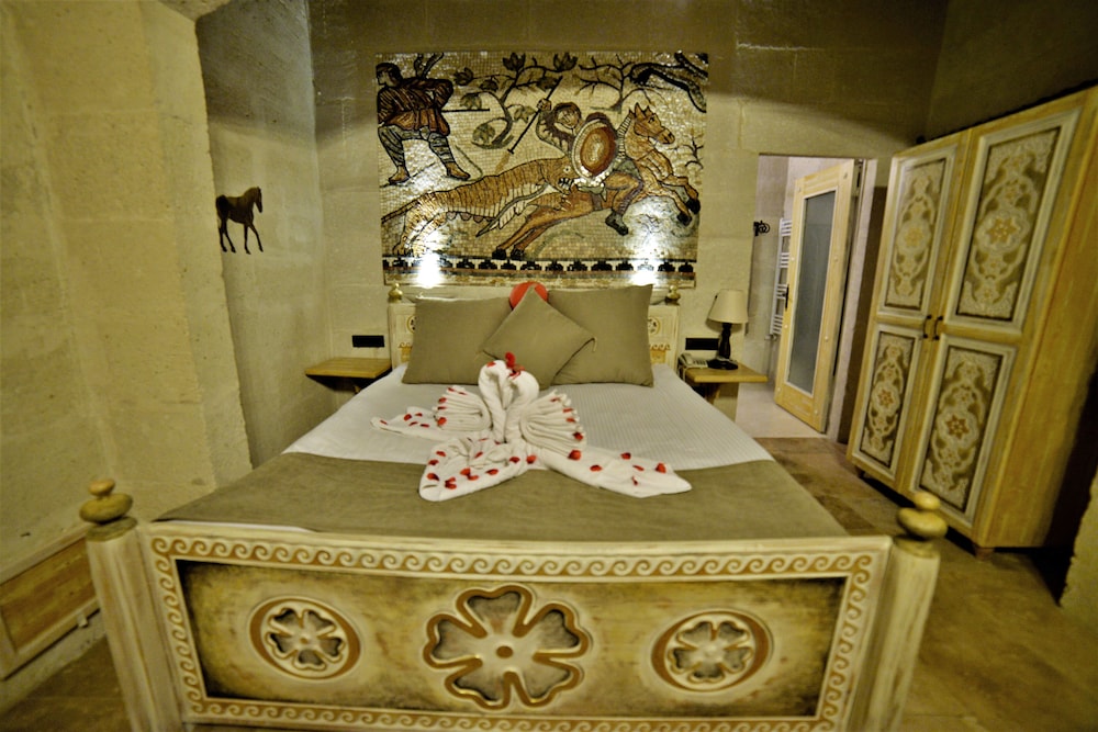 Caftan Cave Suites 9/49