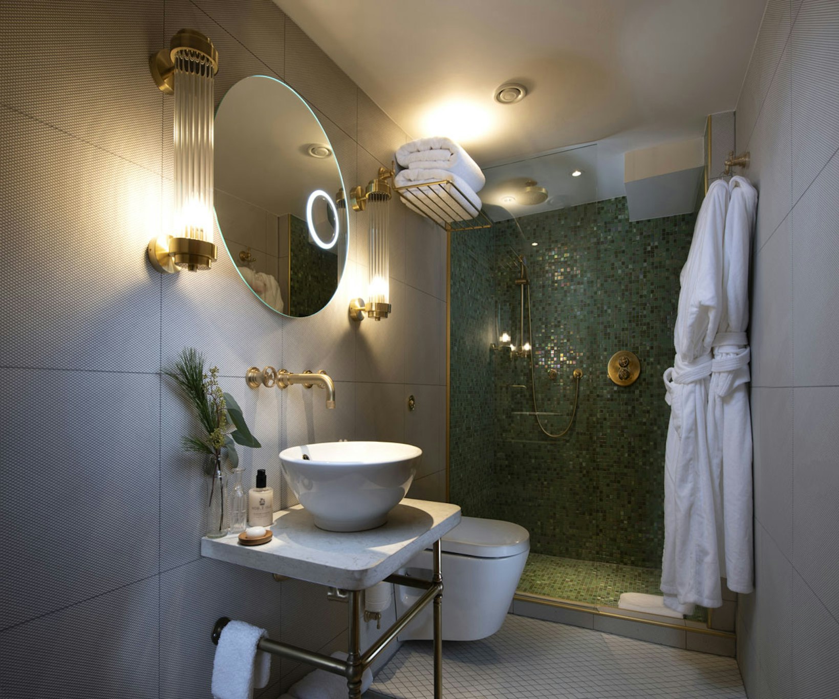 Fingal A Luxury Floating Hotel 13/15