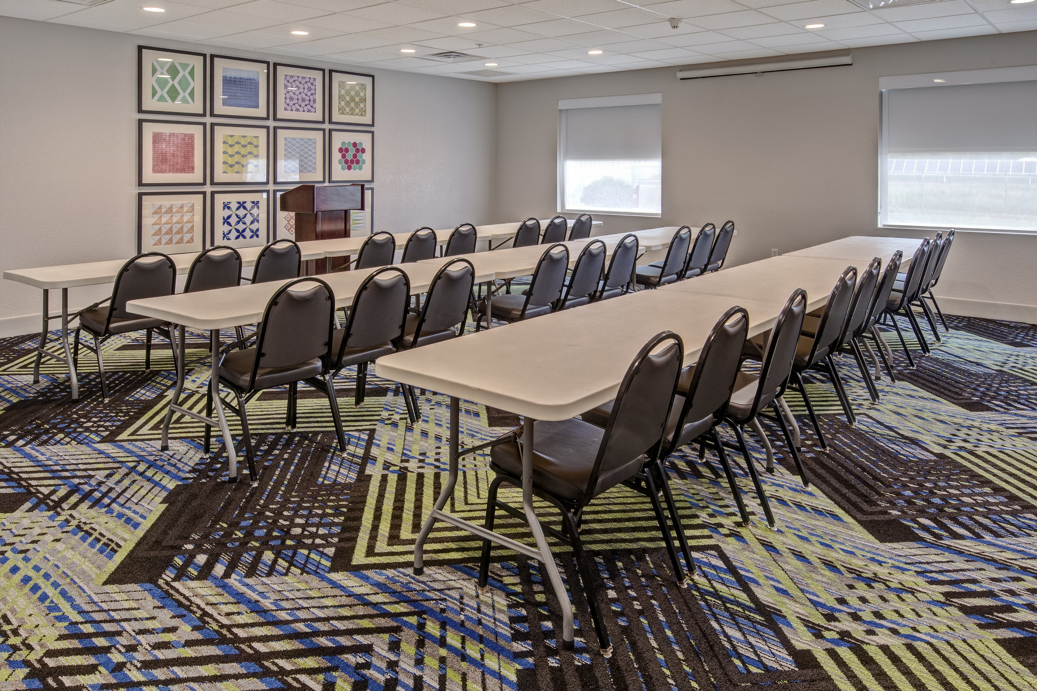 Holiday Inn Express Hotel Suites Clarksville 52/61