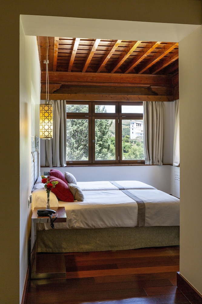 Parador De Granada 23/75