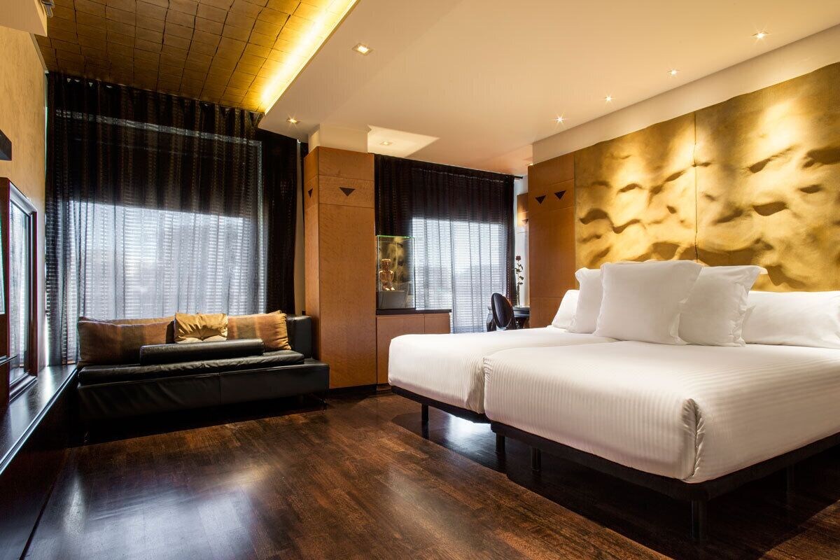 EXECUTIVE, DOUBLE BED