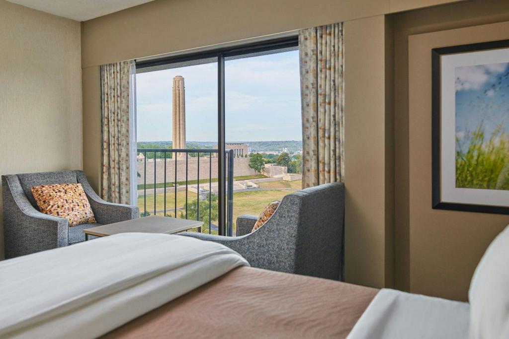 1 Bedroom, Liberty, Suite, King Bed, Statue View, Club Lounge Access, Large