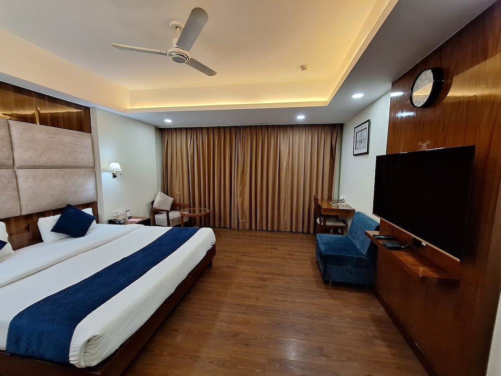 LN Hotels and Resorts 19/48