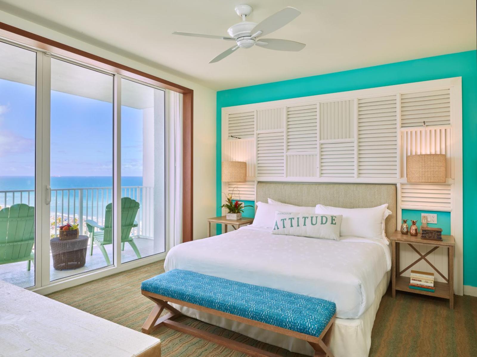 Deluxe, King Bed, Partial Ocean View
