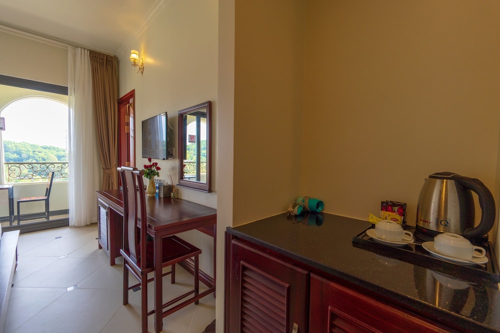 Praha Hotel Phu Quoc 50/66