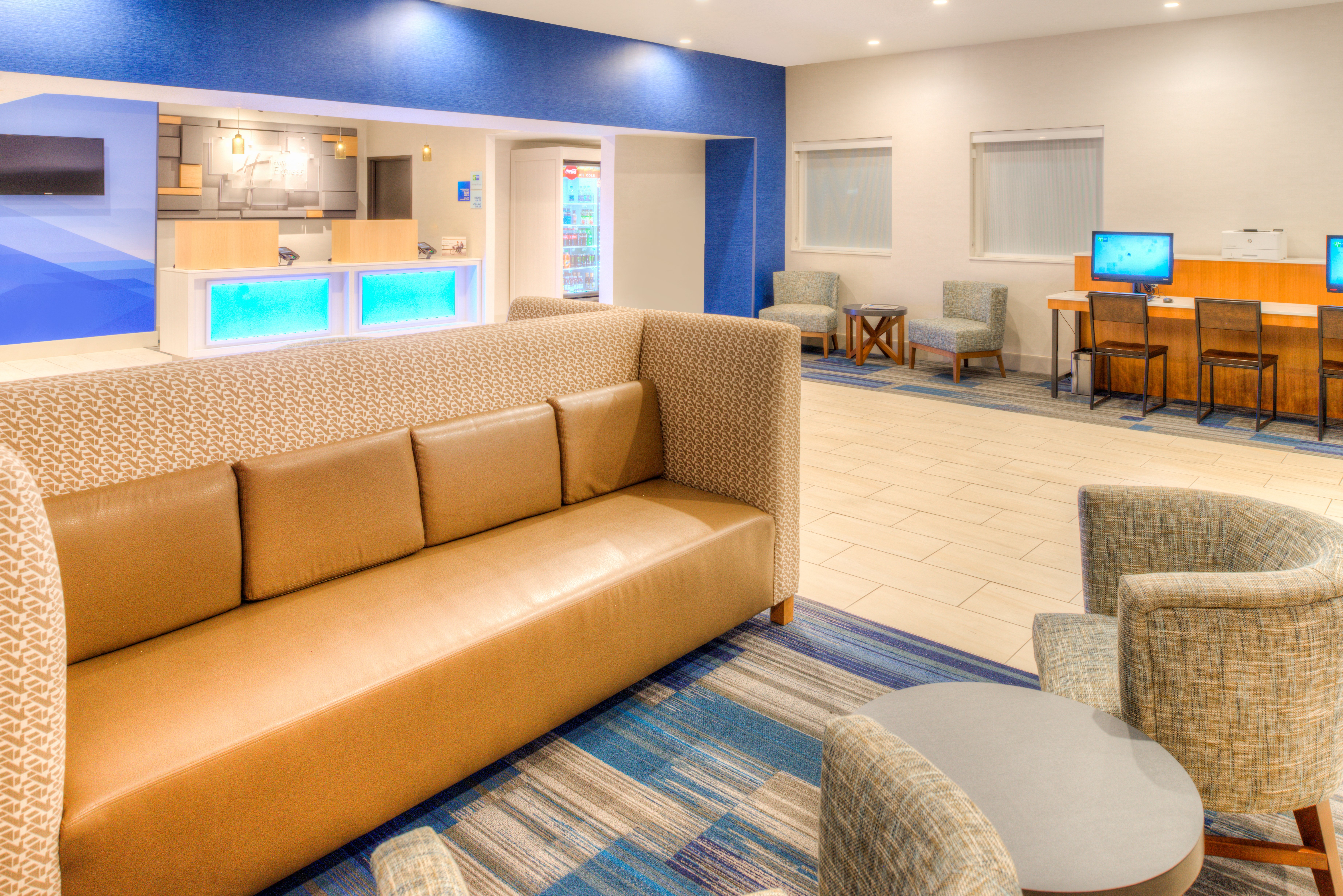 HOLIDAY INN EXPRESS NEWBERG - WINE COUNTRY 42/60