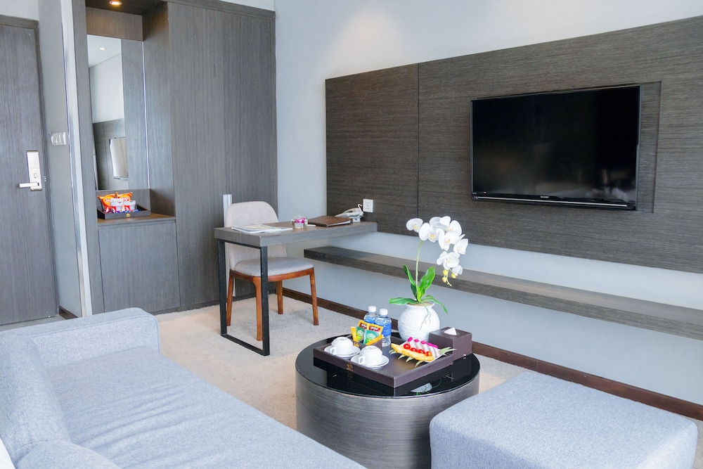 Grand Ocean Luxury Boutique 64/74