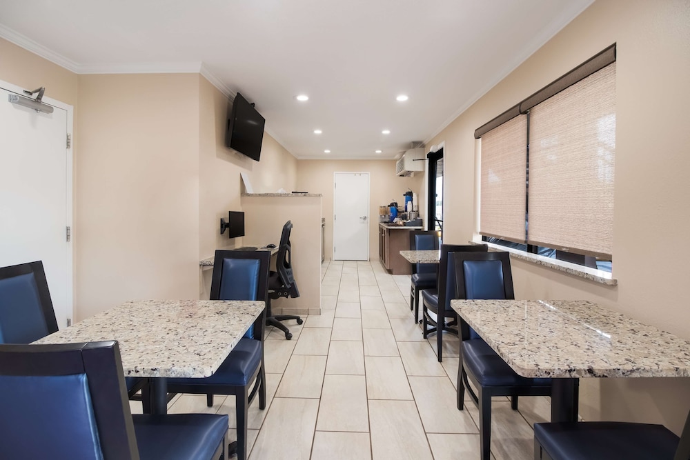 Best Western Mckenzie 25/34