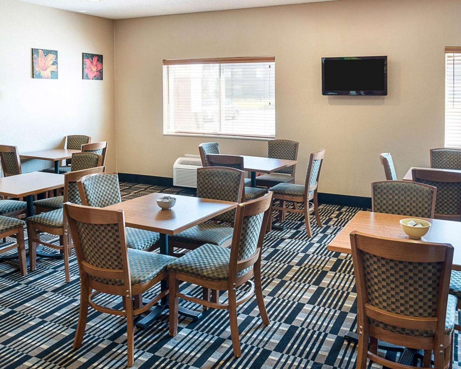 Quality Inn Brooklyn Center 20/22