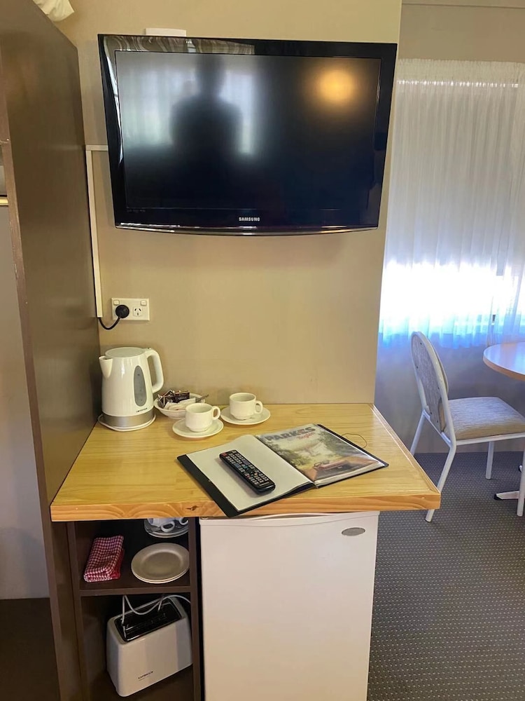 Apollo Motel Parkes 32/50