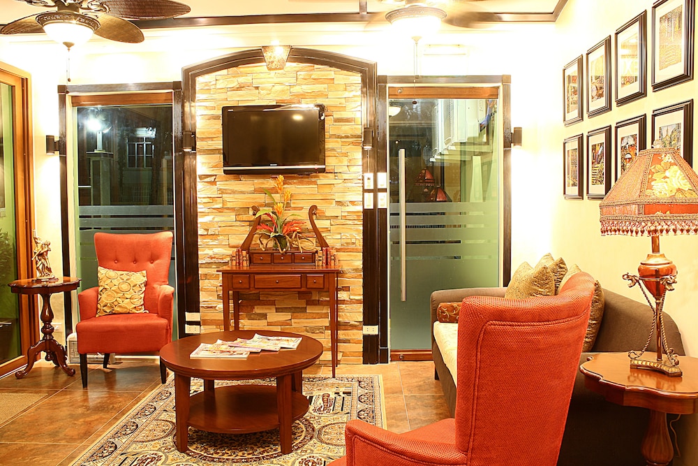 Lee Boutique Hotel 68/74
