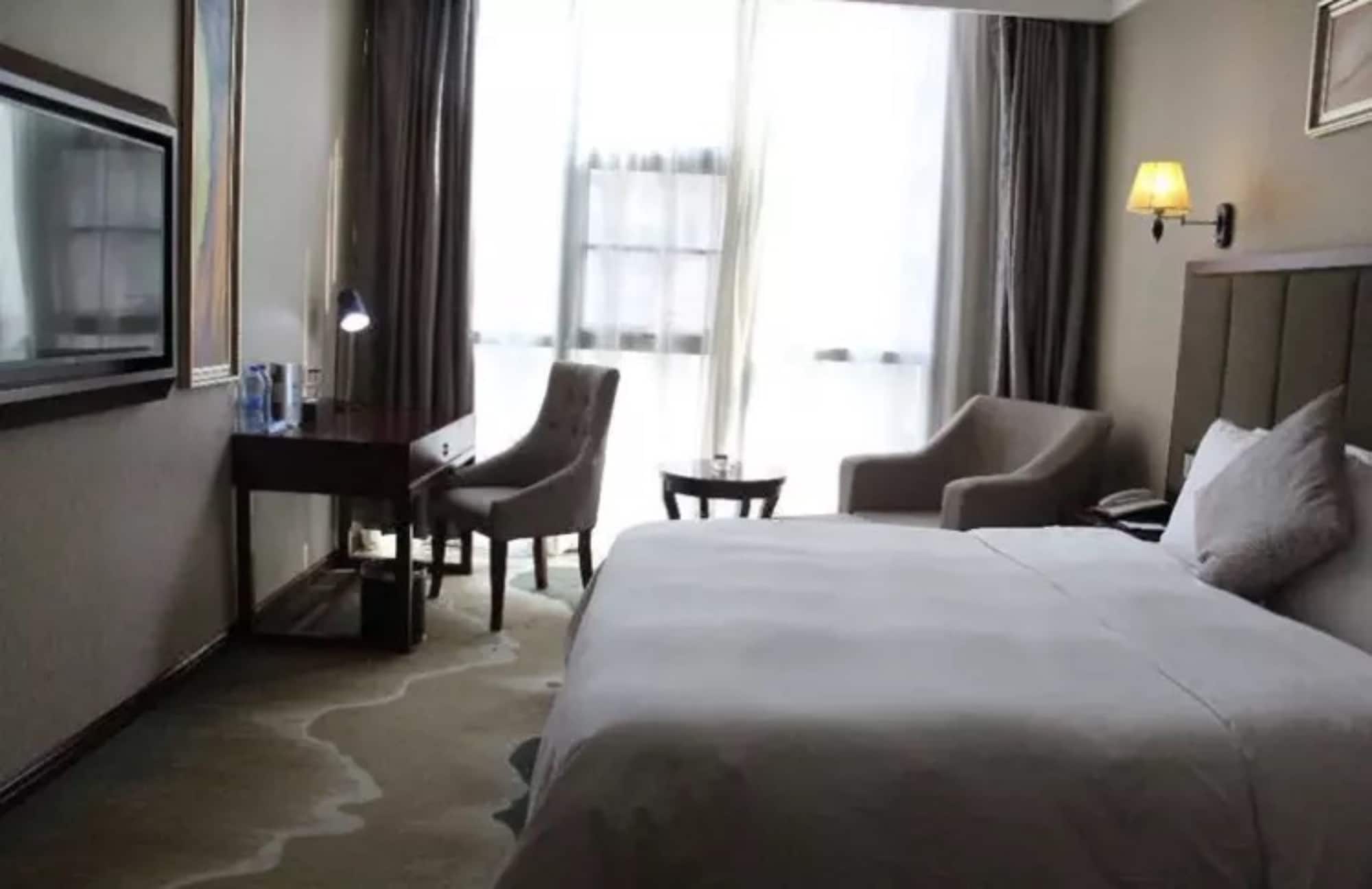 Leisure, Suite, Queen Bed