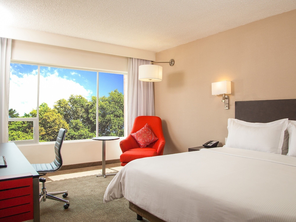 Fiesta Inn Guadalajara Aeropuerto 12/50
