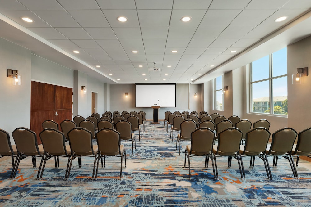 Holiday Inn Hotel And Suites Ocean City 64/78