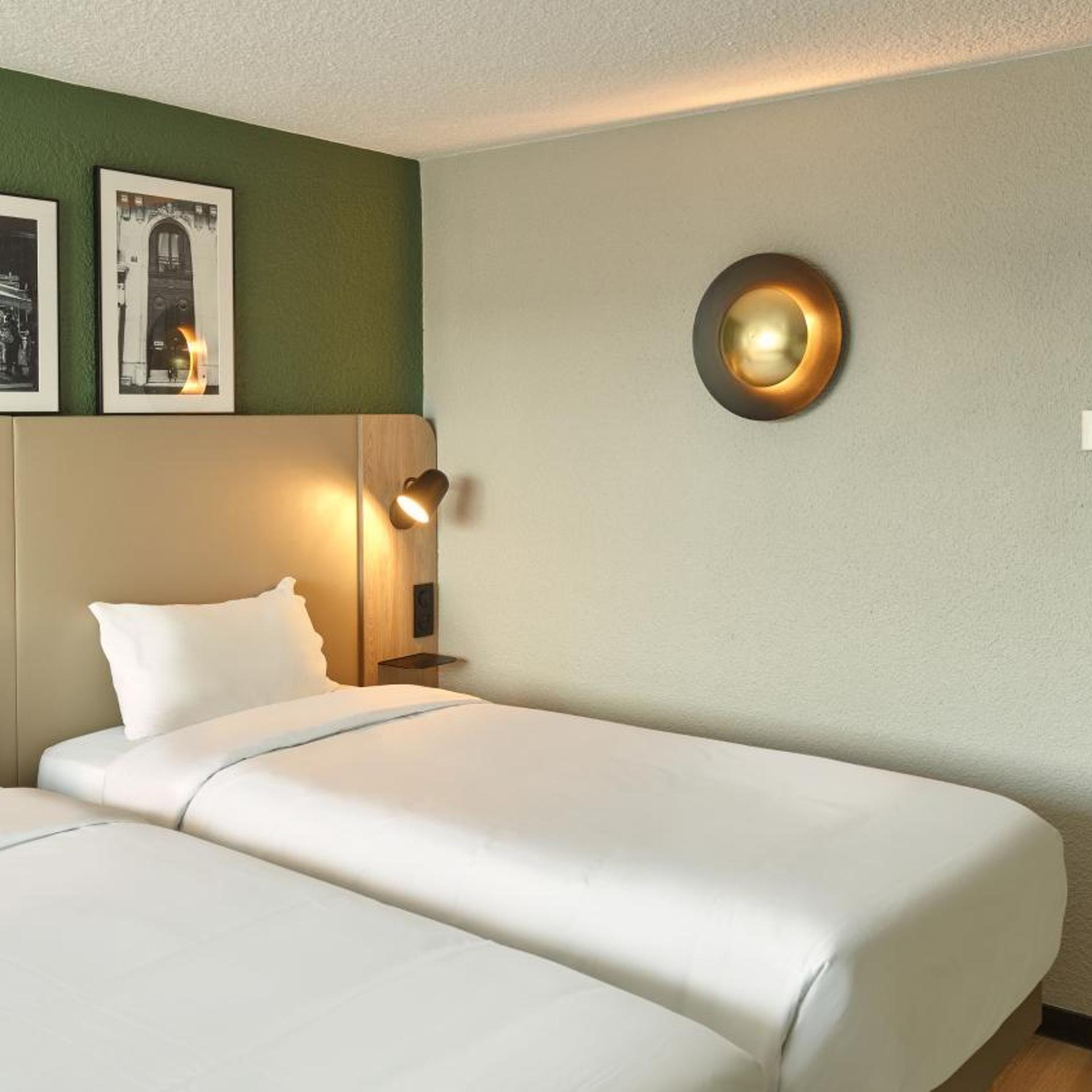Room, Twin Beds