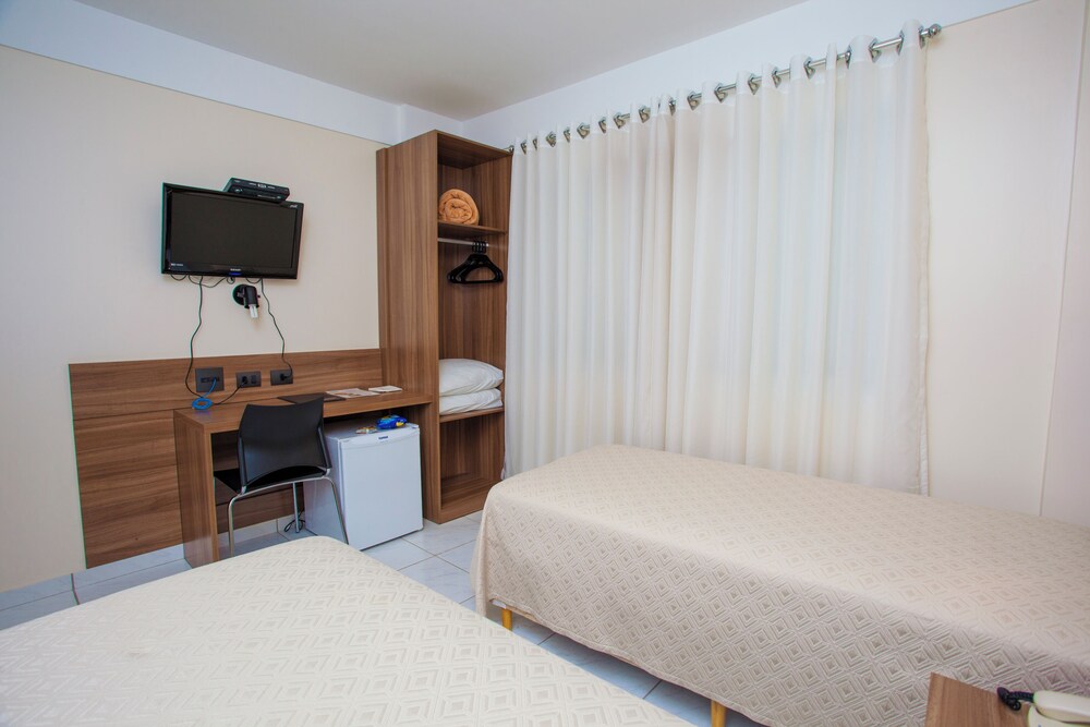 Astron Associado Estoril Hotel 59/64