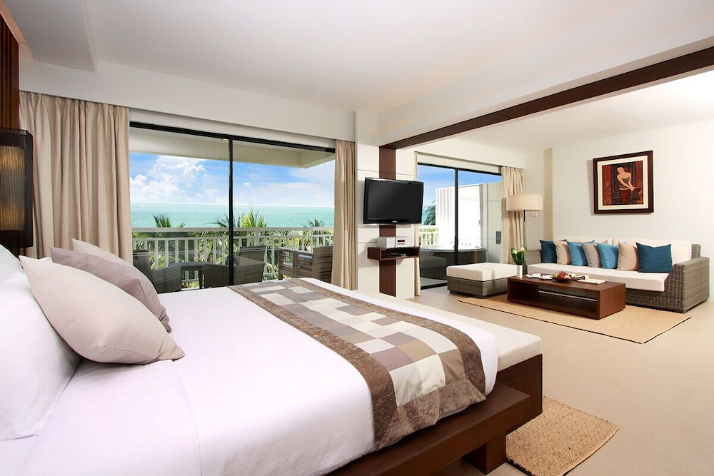 Cape Panwa Hotel 16/68