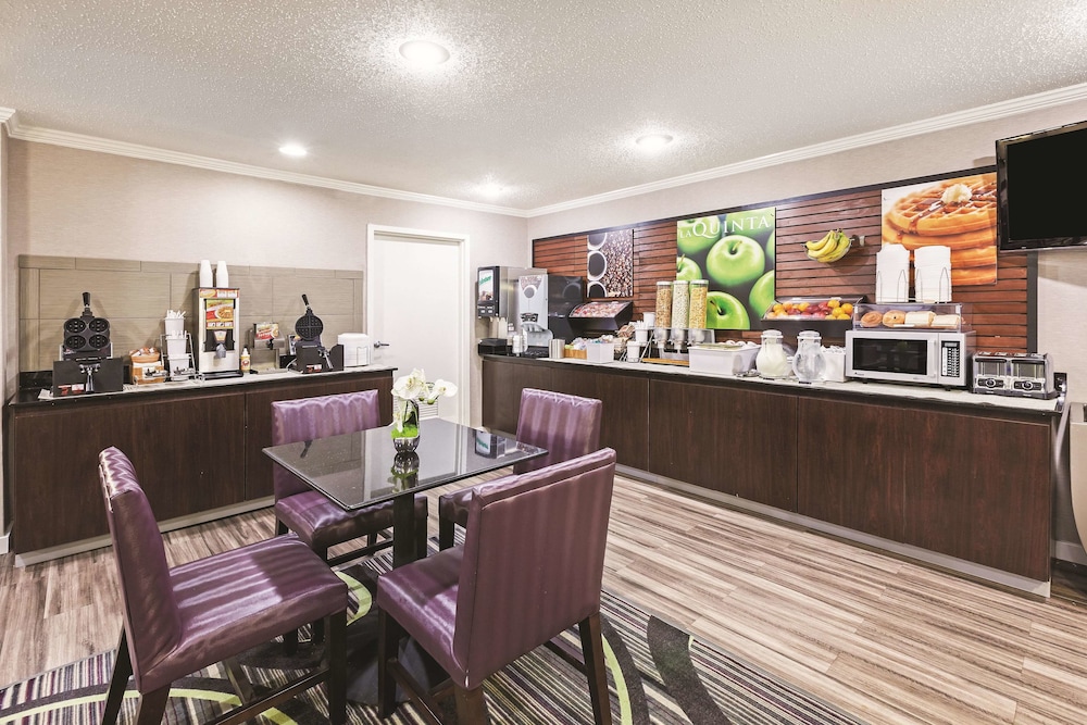 La Quinta Inn & Suites by Wyndham N Little Rock-McCain Mall 11/63