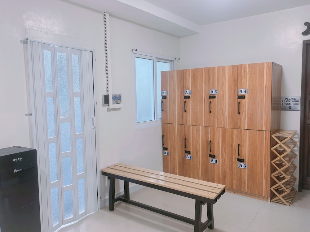 Pescadores Seaview Suites 48/72