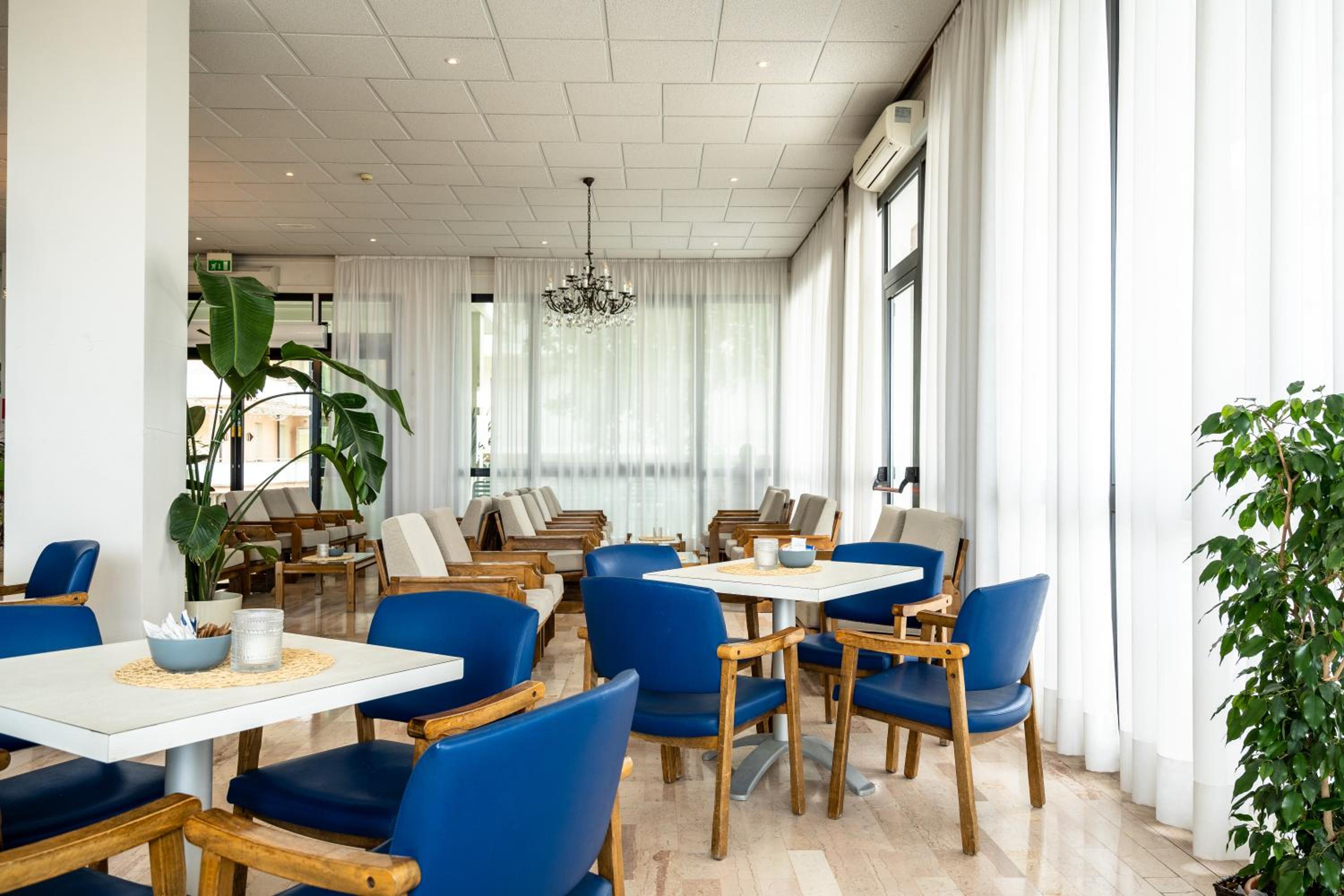 Hotel Globus 36/50