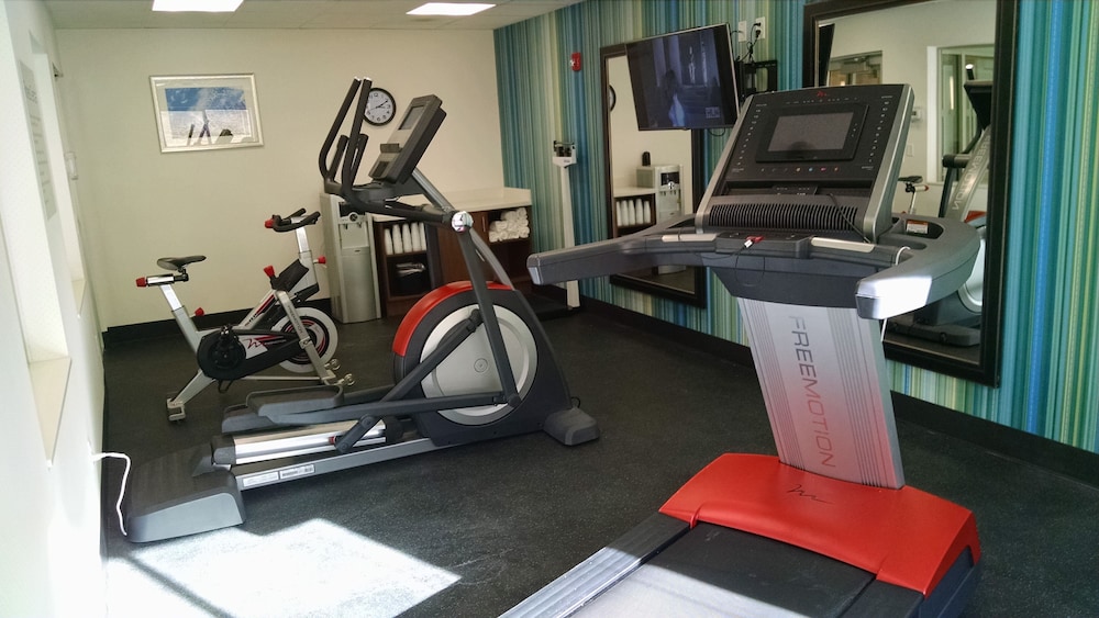 Holiday Inn Express Suites Price 27/51