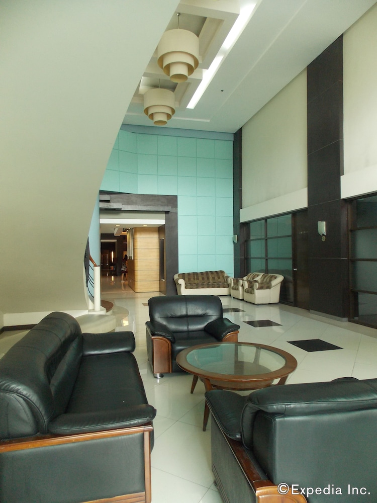 Circle Inn Hotel and Suites 39/63