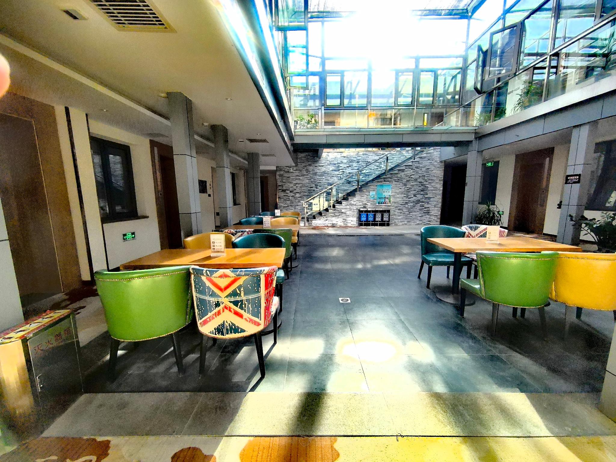 Choenix Hotel (Beijing Tiananmen Square Qianmen Street Subway Station) 37/46