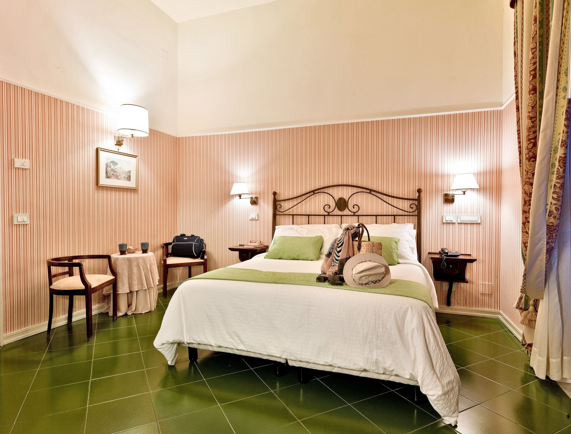SUPERIOR, DOUBLE BED