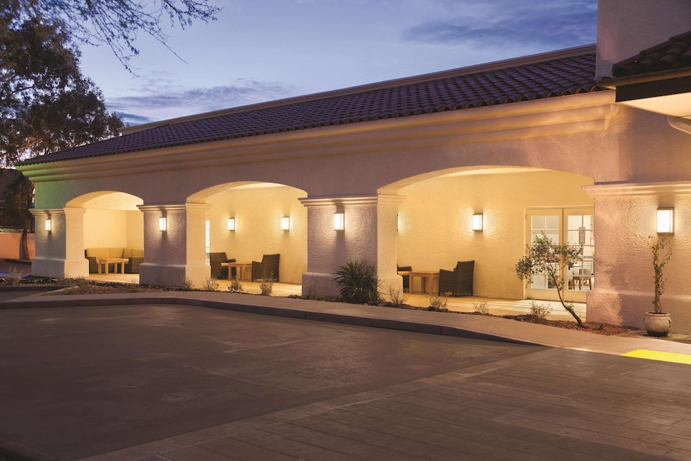 Homewood Suites by Hilton Tucson/St. Philip s Plaza Univ 11/48