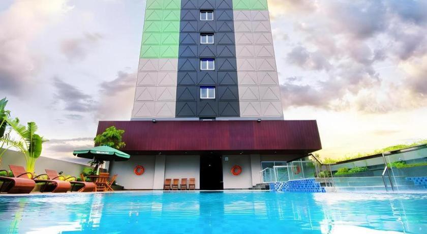 Ayola First Point Hotel Pekanbaru in PEKANBARU
