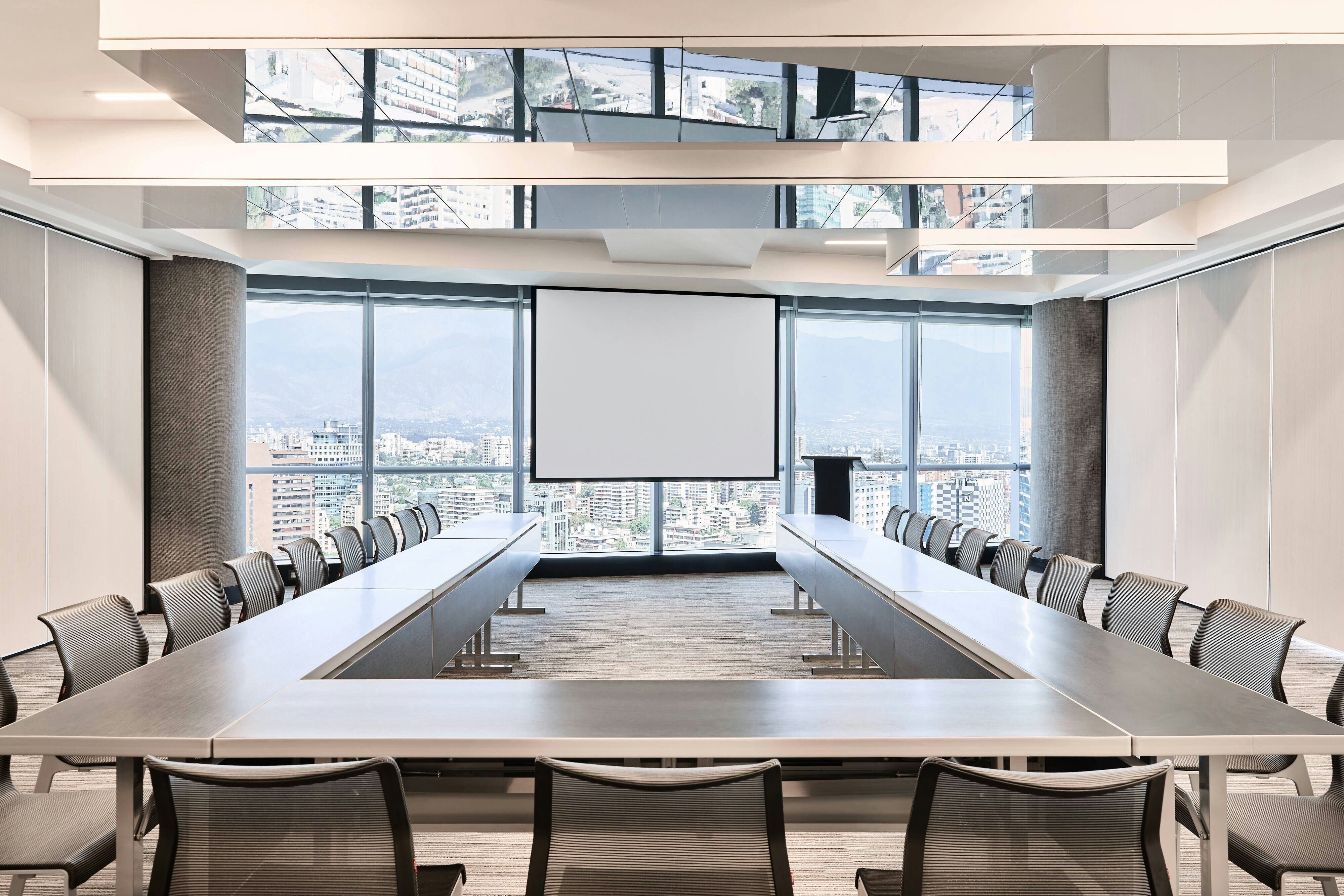 AC Hotel Santiago Costanera Center 60/65