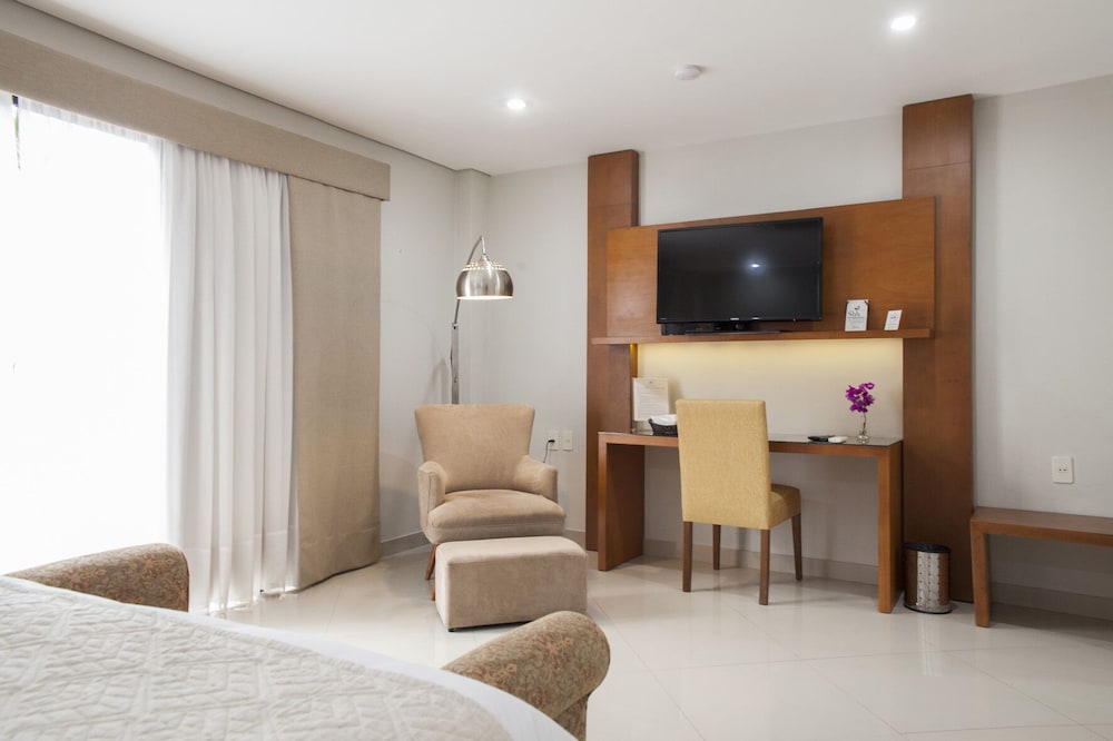 LAS LOMAS CASA HOTEL 49/75