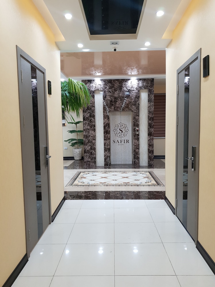 Safir Hotel 7/36