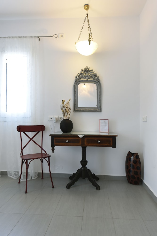 Tsakanos Home 8/50