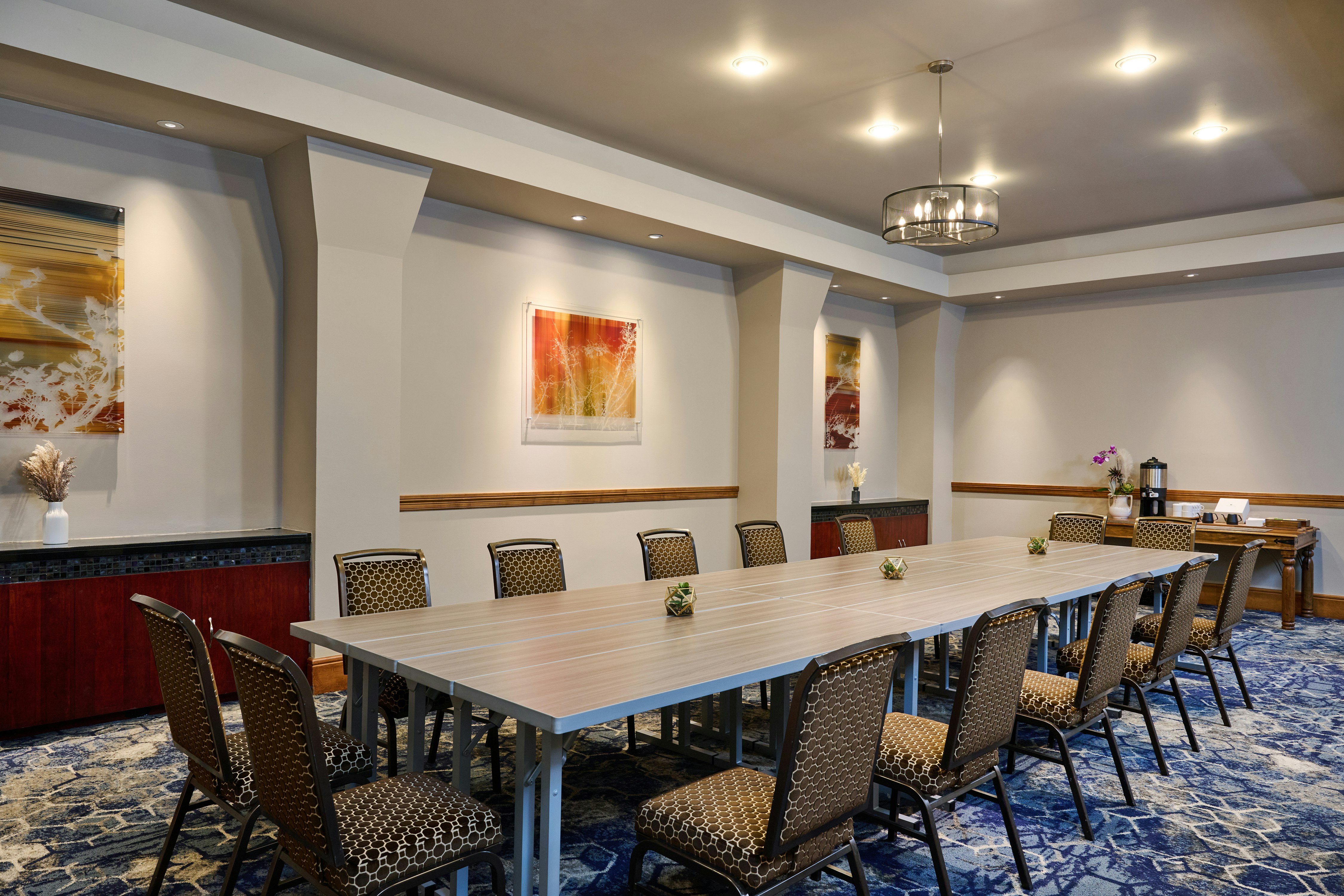 Juniper Hotel Cupertino, Curio Collection By Hilton 9/19