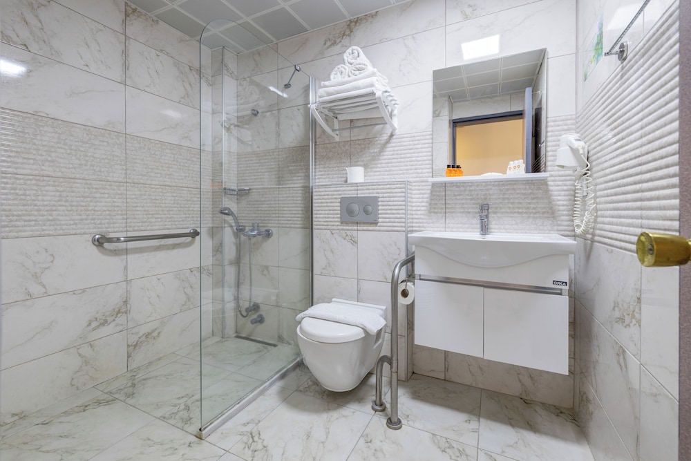 Hanedan Beach Hotel 30/32