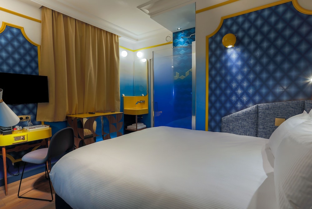 Idol Hotel 5/47