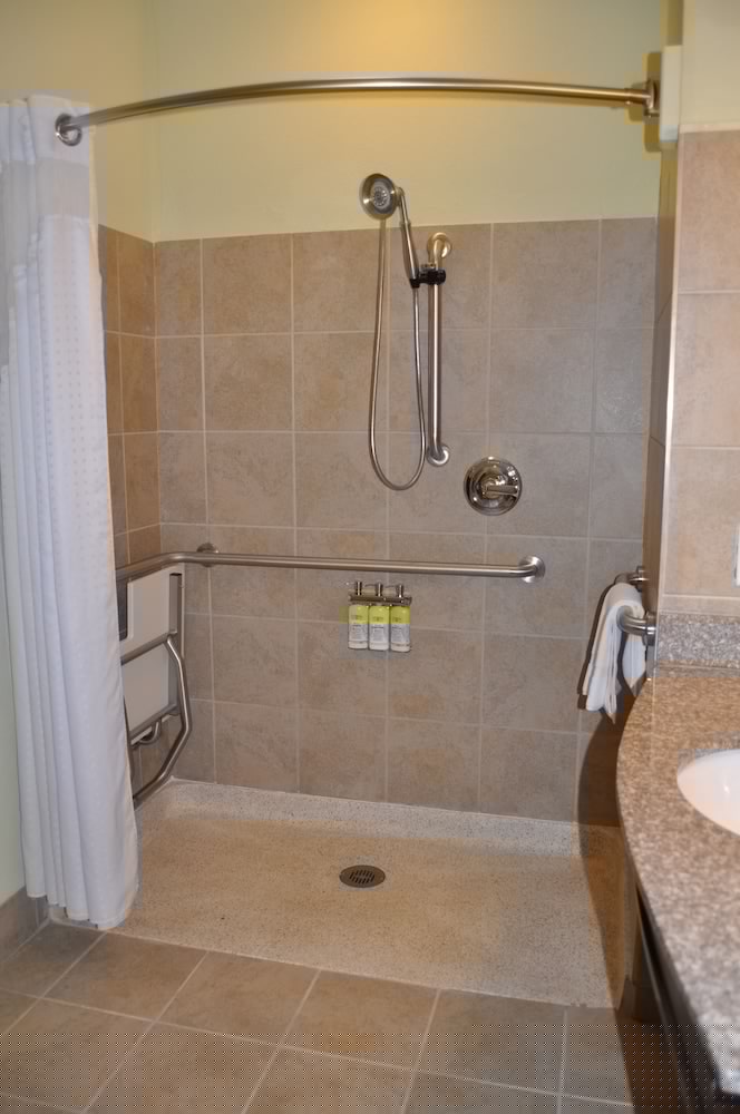 Holiday Inn Express And Suites Lebanon 18/40